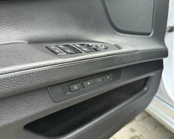 Серый БМВ 7 Серия, объемом двигателя 2.99 л и пробегом 210 тыс. км за 14800 $, фото 33 на Automoto.ua