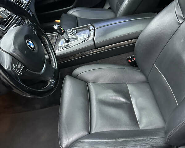 Серый БМВ 7 Серия, объемом двигателя 2.99 л и пробегом 308 тыс. км за 16500 $, фото 13 на Automoto.ua