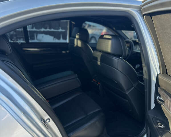 Сірий БМВ 7 Серія, об'ємом двигуна 3 л та пробігом 344 тис. км за 13900 $, фото 22 на Automoto.ua