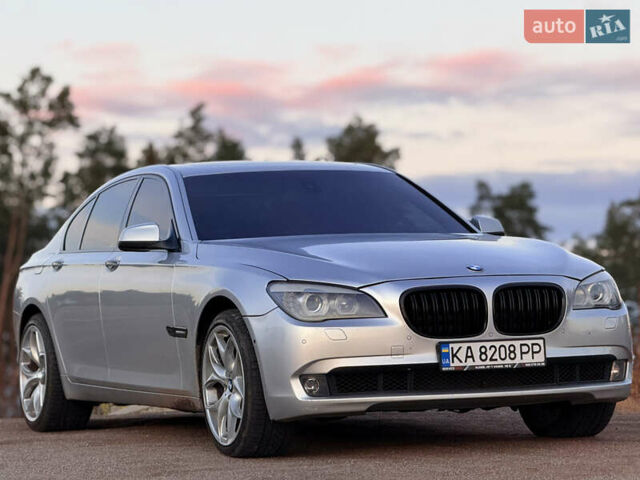 Серый БМВ 7 Серия, объемом двигателя 2.98 л и пробегом 343 тыс. км за 11500 $, фото 1 на Automoto.ua