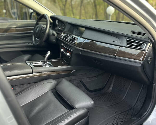 Серый БМВ 7 Серия, объемом двигателя 2.99 л и пробегом 210 тыс. км за 14800 $, фото 38 на Automoto.ua