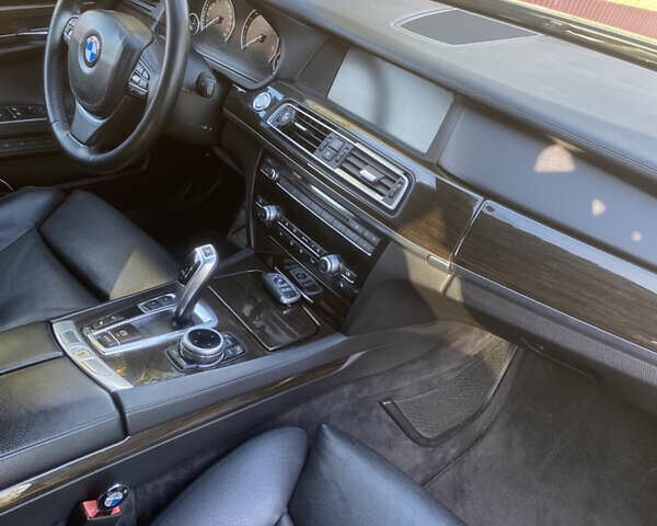 Серый БМВ 7 Серия, объемом двигателя 2.99 л и пробегом 300 тыс. км за 13500 $, фото 7 на Automoto.ua