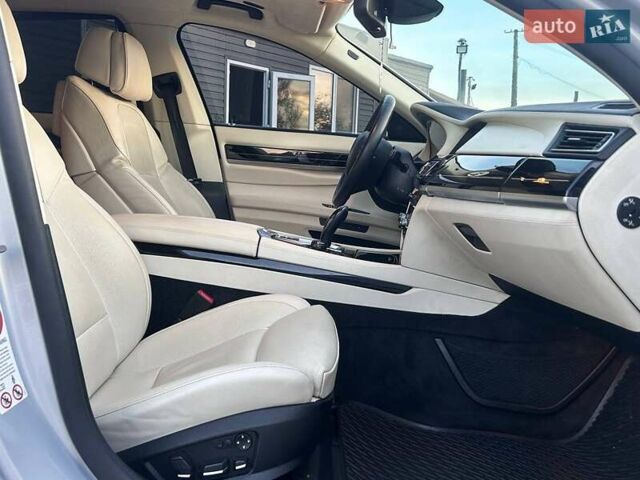 Серый БМВ 7 Серия, объемом двигателя 4.4 л и пробегом 67 тыс. км за 17500 $, фото 55 на Automoto.ua