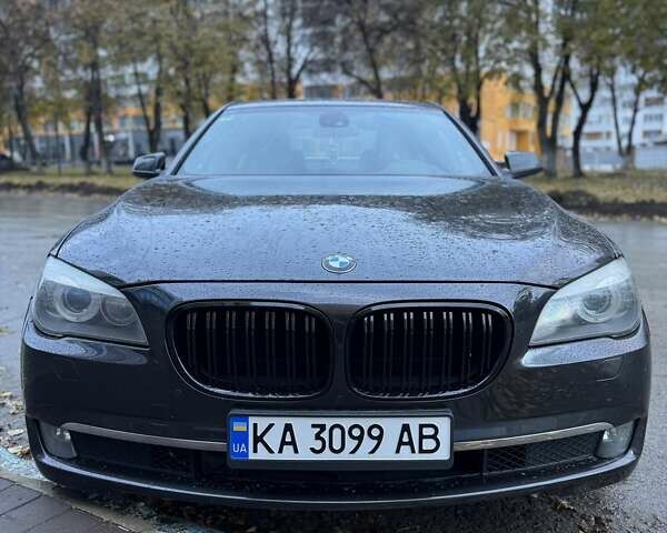 Серый БМВ 7 Серия, объемом двигателя 2.99 л и пробегом 234 тыс. км за 14000 $, фото 5 на Automoto.ua
