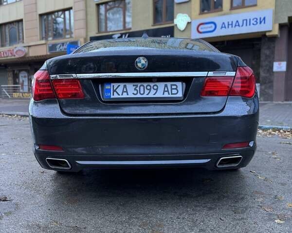 Серый БМВ 7 Серия, объемом двигателя 2.99 л и пробегом 234 тыс. км за 14000 $, фото 3 на Automoto.ua