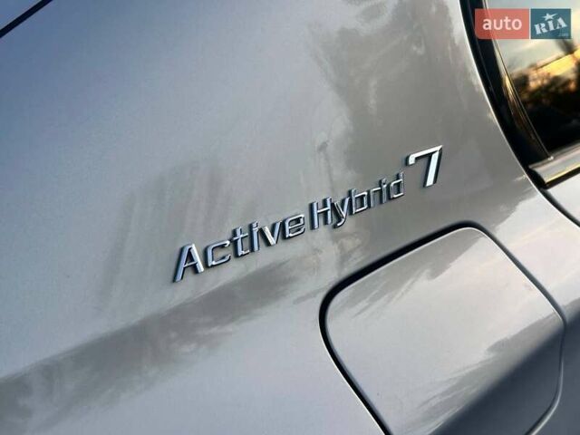 Серый БМВ 7 Серия, объемом двигателя 4.4 л и пробегом 67 тыс. км за 17500 $, фото 9 на Automoto.ua