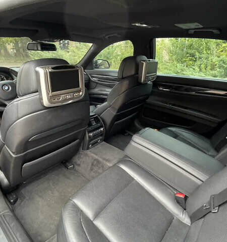 Серый БМВ 7 Серия, объемом двигателя 2.98 л и пробегом 260 тыс. км за 12100 $, фото 13 на Automoto.ua