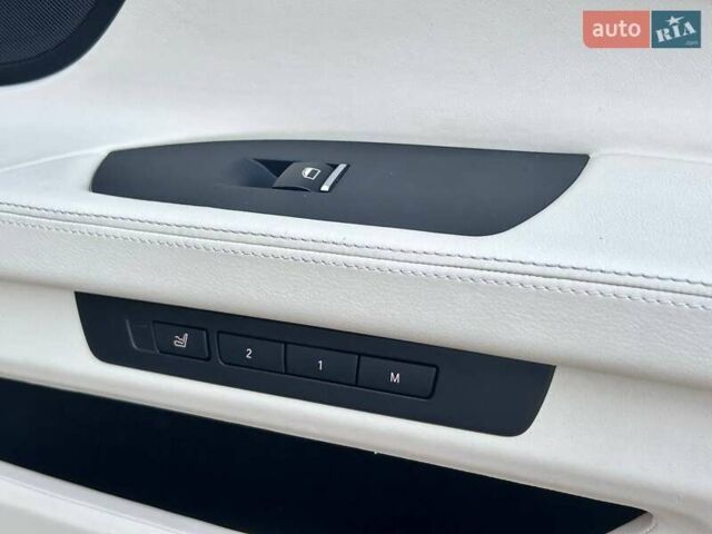 Серый БМВ 7 Серия, объемом двигателя 4.4 л и пробегом 67 тыс. км за 17500 $, фото 56 на Automoto.ua