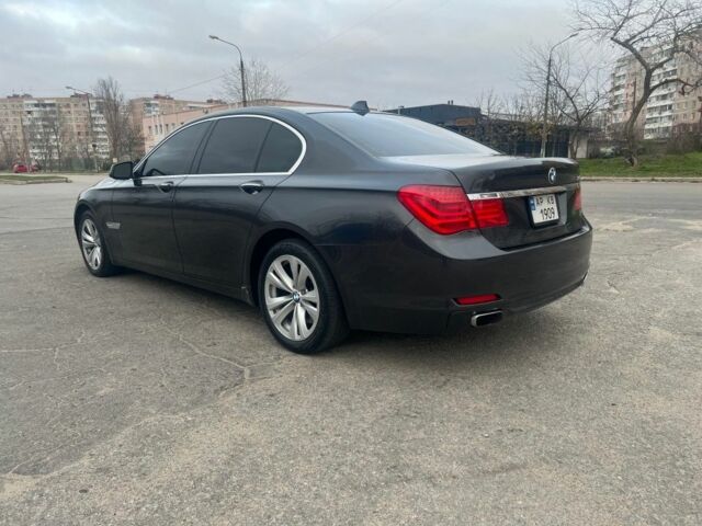 Серый БМВ 7 Серия, объемом двигателя 3 л и пробегом 305 тыс. км за 10999 $, фото 3 на Automoto.ua