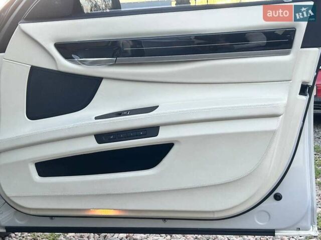 Серый БМВ 7 Серия, объемом двигателя 4.4 л и пробегом 67 тыс. км за 17500 $, фото 54 на Automoto.ua