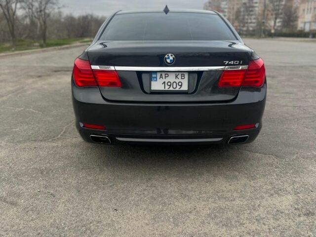 Серый БМВ 7 Серия, объемом двигателя 3 л и пробегом 305 тыс. км за 10999 $, фото 5 на Automoto.ua