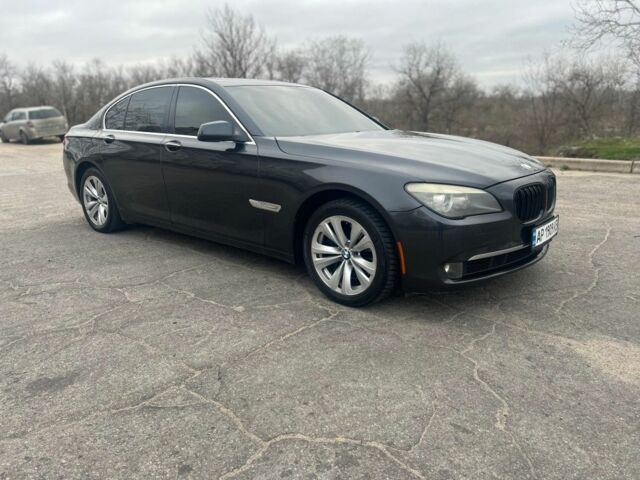 Серый БМВ 7 Серия, объемом двигателя 3 л и пробегом 305 тыс. км за 10999 $, фото 1 на Automoto.ua