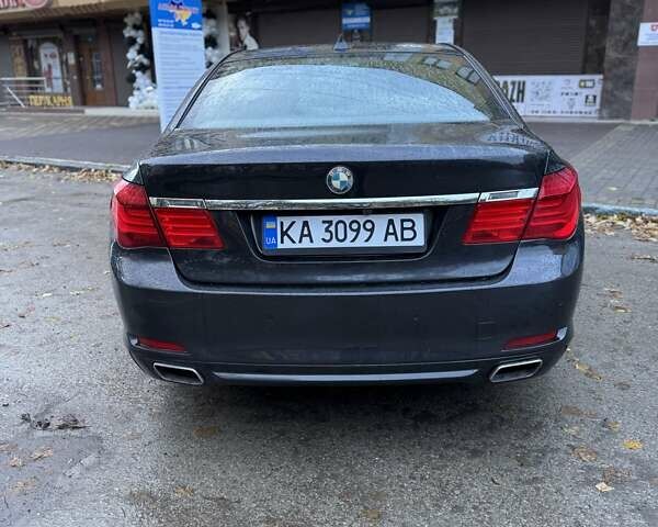 Серый БМВ 7 Серия, объемом двигателя 2.99 л и пробегом 234 тыс. км за 14000 $, фото 4 на Automoto.ua