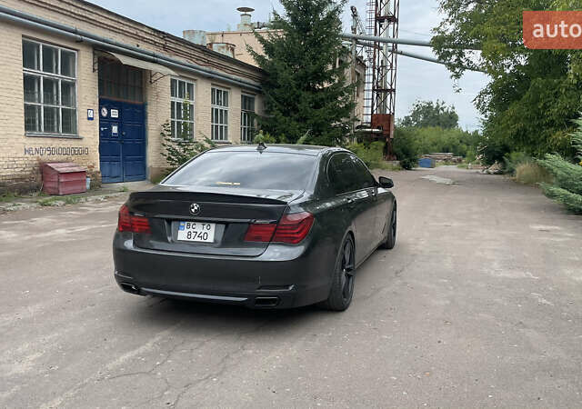 Серый БМВ 7 Серия, объемом двигателя 2.98 л и пробегом 260 тыс. км за 12100 $, фото 7 на Automoto.ua