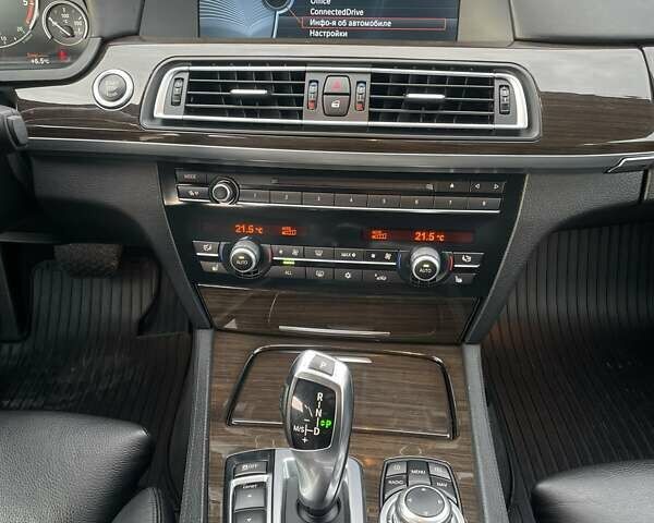 Серый БМВ 7 Серия, объемом двигателя 2.99 л и пробегом 376 тыс. км за 20500 $, фото 32 на Automoto.ua