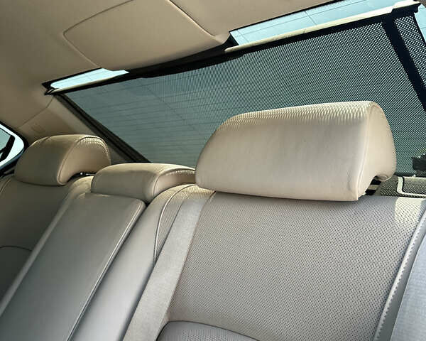 Серый БМВ 7 Серия, объемом двигателя 2.99 л и пробегом 370 тыс. км за 18500 $, фото 13 на Automoto.ua