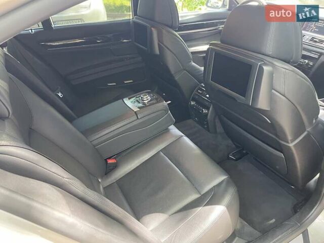 Серый БМВ 7 Серия, объемом двигателя 4.39 л и пробегом 93 тыс. км за 15500 $, фото 25 на Automoto.ua