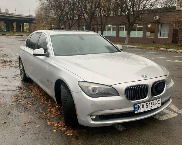 Серый БМВ 7 Серия, объемом двигателя 2.98 л и пробегом 240 тыс. км за 15700 $, фото 1 на Automoto.ua