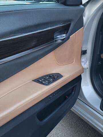 Серый БМВ 7 Серия, объемом двигателя 3 л и пробегом 312 тыс. км за 12950 $, фото 17 на Automoto.ua