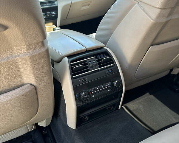 Серый БМВ 7 Серия, объемом двигателя 2.99 л и пробегом 370 тыс. км за 18500 $, фото 11 на Automoto.ua