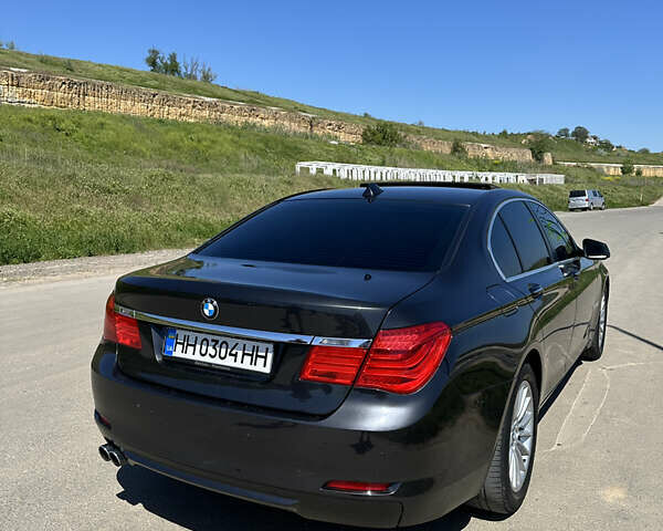 Серый БМВ 7 Серия, объемом двигателя 2.99 л и пробегом 370 тыс. км за 18500 $, фото 3 на Automoto.ua