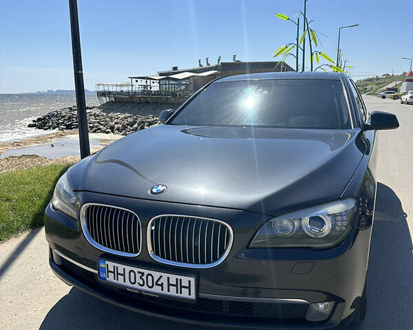 Серый БМВ 7 Серия, объемом двигателя 2.99 л и пробегом 370 тыс. км за 18500 $, фото 30 на Automoto.ua