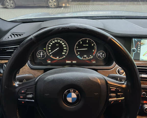 Сірий БМВ 7 Серія, об'ємом двигуна 2.99 л та пробігом 238 тис. км за 17500 $, фото 24 на Automoto.ua