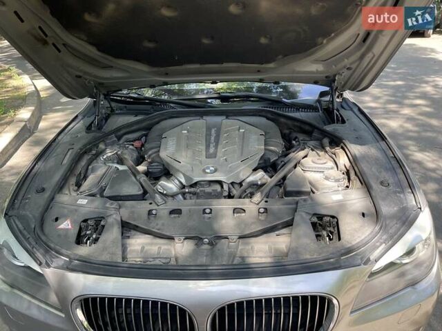 Серый БМВ 7 Серия, объемом двигателя 4.39 л и пробегом 93 тыс. км за 15500 $, фото 34 на Automoto.ua