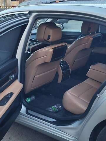 Серый БМВ 7 Серия, объемом двигателя 3 л и пробегом 312 тыс. км за 12950 $, фото 20 на Automoto.ua