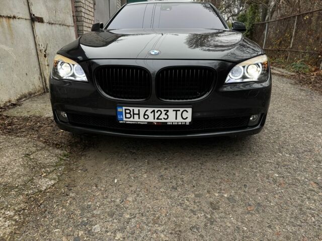 Серый БМВ 7 Серия, объемом двигателя 3 л и пробегом 231 тыс. км за 12500 $, фото 4 на Automoto.ua