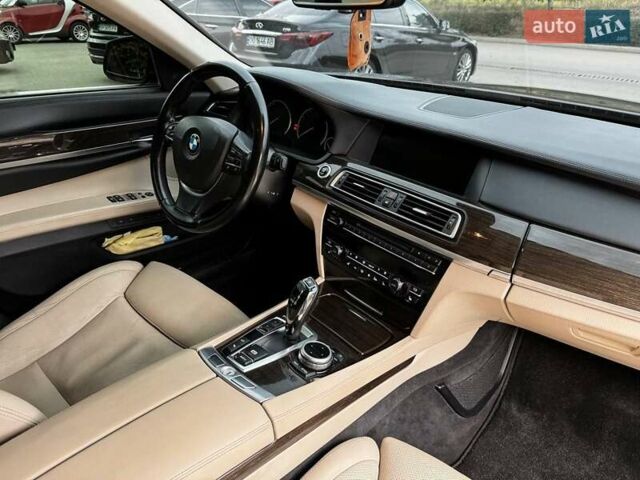 Сірий БМВ 7 Серія, об'ємом двигуна 3 л та пробігом 226 тис. км за 12900 $, фото 19 на Automoto.ua