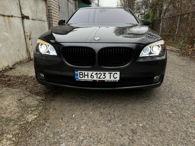 Серый БМВ 7 Серия, объемом двигателя 3 л и пробегом 231 тыс. км за 12500 $, фото 5 на Automoto.ua