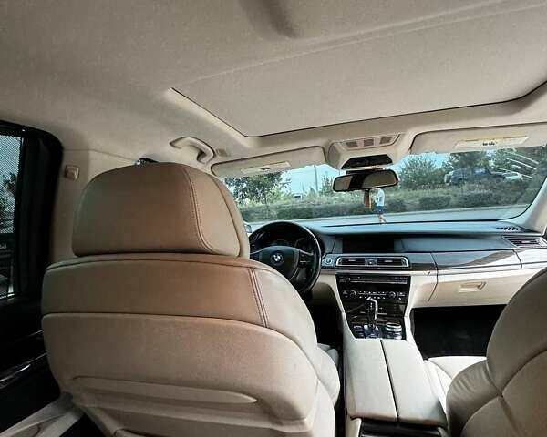 Сірий БМВ 7 Серія, об'ємом двигуна 3 л та пробігом 226 тис. км за 12900 $, фото 26 на Automoto.ua