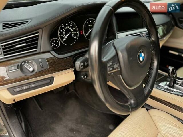 Сірий БМВ 7 Серія, об'ємом двигуна 3 л та пробігом 226 тис. км за 12900 $, фото 29 на Automoto.ua