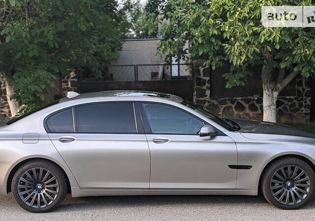Сірий БМВ 7 Серія, об'ємом двигуна 3 л та пробігом 262 тис. км за 16200 $, фото 17 на Automoto.ua