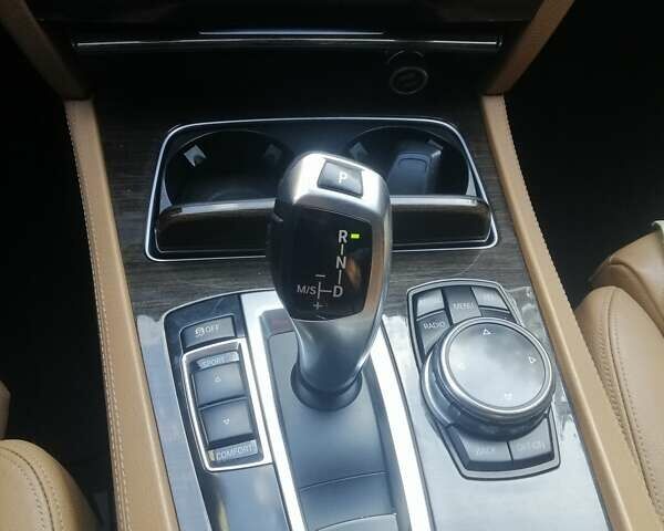 Серый БМВ 7 Серия, объемом двигателя 2.99 л и пробегом 225 тыс. км за 17777 $, фото 3 на Automoto.ua