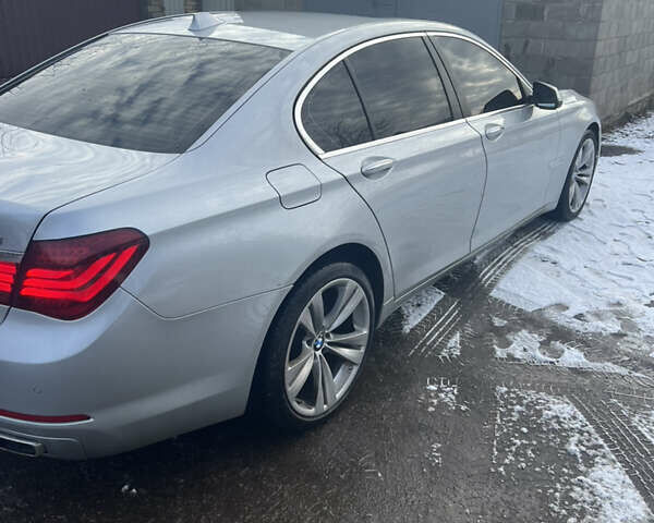 Серый БМВ 7 Серия, объемом двигателя 2.99 л и пробегом 260 тыс. км за 25500 $, фото 6 на Automoto.ua