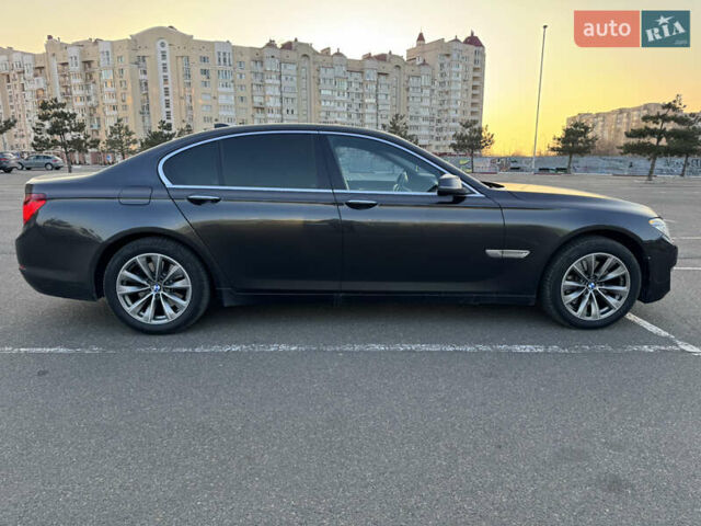 Серый БМВ 7 Серия, объемом двигателя 2.99 л и пробегом 176 тыс. км за 24000 $, фото 4 на Automoto.ua