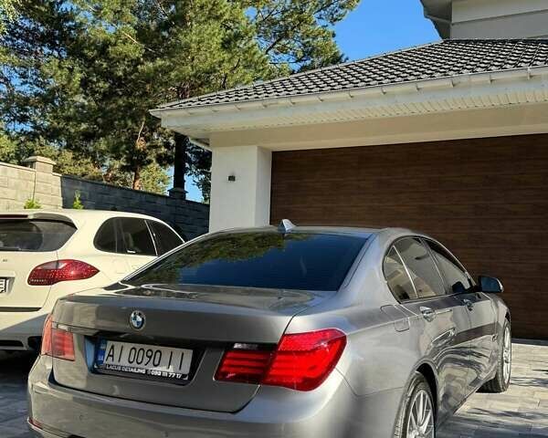 Серый БМВ 7 Серия, объемом двигателя 3 л и пробегом 244 тыс. км за 25500 $, фото 4 на Automoto.ua