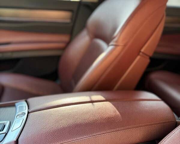 Серый БМВ 7 Серия, объемом двигателя 2.99 л и пробегом 246 тыс. км за 23999 $, фото 13 на Automoto.ua