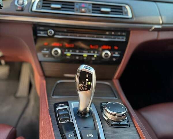 Серый БМВ 7 Серия, объемом двигателя 2.99 л и пробегом 246 тыс. км за 23999 $, фото 8 на Automoto.ua