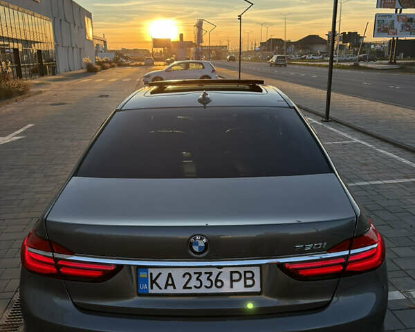 Серый БМВ 7 Серия, объемом двигателя 4.39 л и пробегом 140 тыс. км за 27500 $, фото 24 на Automoto.ua