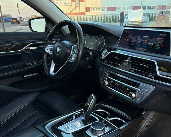 Серый БМВ 7 Серия, объемом двигателя 4.39 л и пробегом 140 тыс. км за 27500 $, фото 36 на Automoto.ua