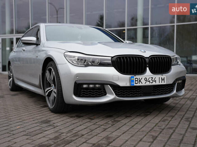 Серый БМВ 7 Серия, объемом двигателя 3 л и пробегом 180 тыс. км за 27000 $, фото 8 на Automoto.ua