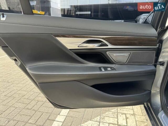 Сірий БМВ 7 Серія, об'ємом двигуна 4.4 л та пробігом 125 тис. км за 25800 $, фото 47 на Automoto.ua