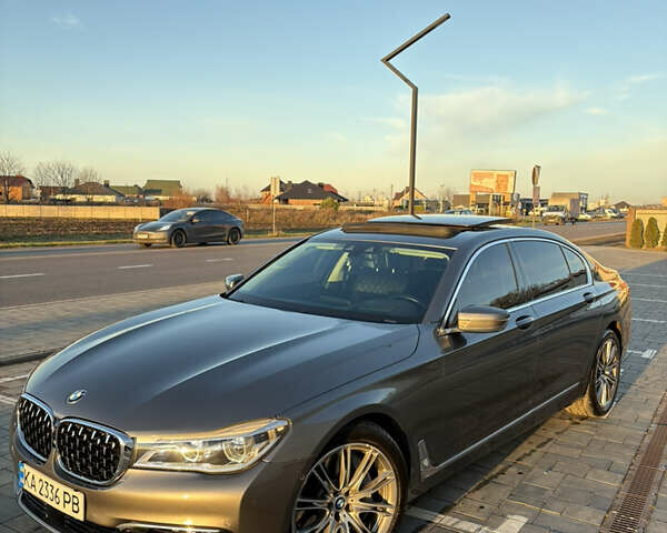 Серый БМВ 7 Серия, объемом двигателя 4.39 л и пробегом 140 тыс. км за 27500 $, фото 4 на Automoto.ua