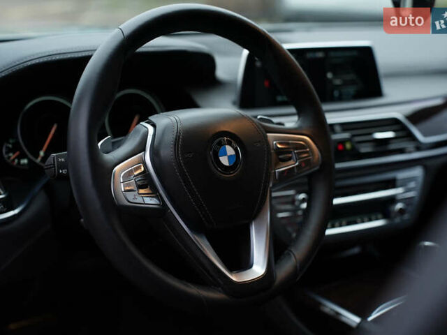 Серый БМВ 7 Серия, объемом двигателя 3 л и пробегом 180 тыс. км за 27000 $, фото 32 на Automoto.ua