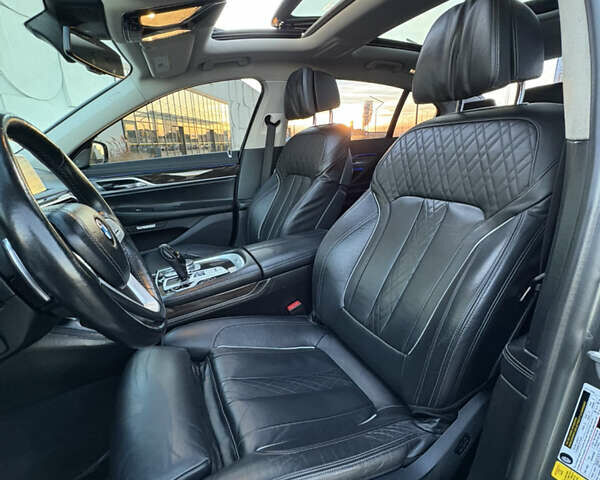 Серый БМВ 7 Серия, объемом двигателя 4.39 л и пробегом 140 тыс. км за 27500 $, фото 34 на Automoto.ua