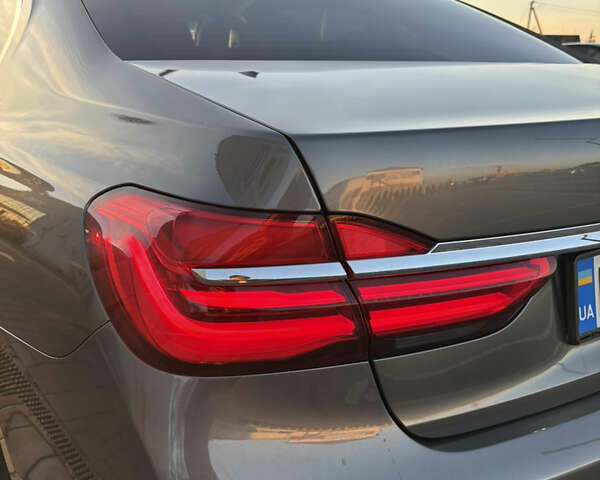 Серый БМВ 7 Серия, объемом двигателя 4.39 л и пробегом 140 тыс. км за 27500 $, фото 21 на Automoto.ua