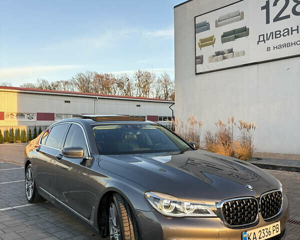 Серый БМВ 7 Серия, объемом двигателя 4.39 л и пробегом 140 тыс. км за 27500 $, фото 13 на Automoto.ua